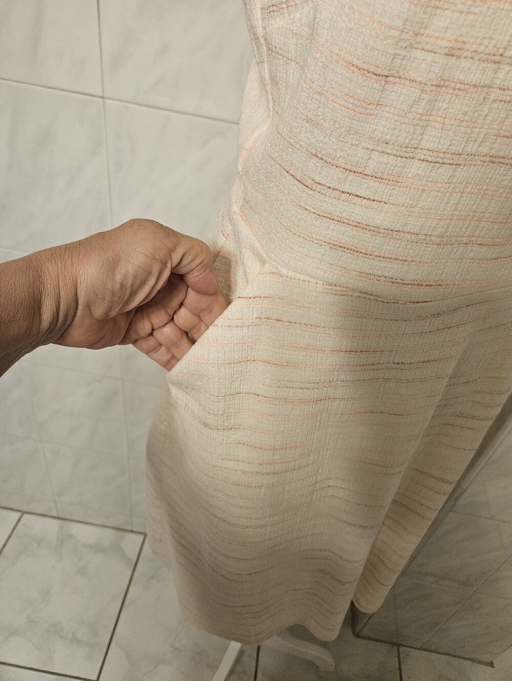 LOFT DRESS - Picture 4 of 7